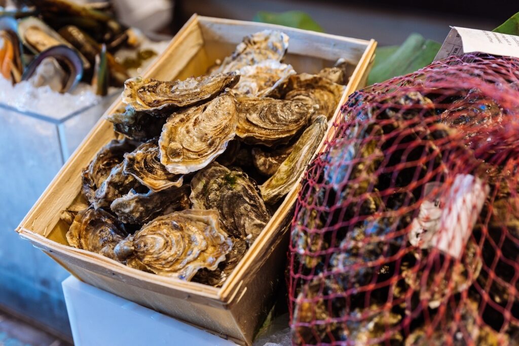 Oysters in a wooden box