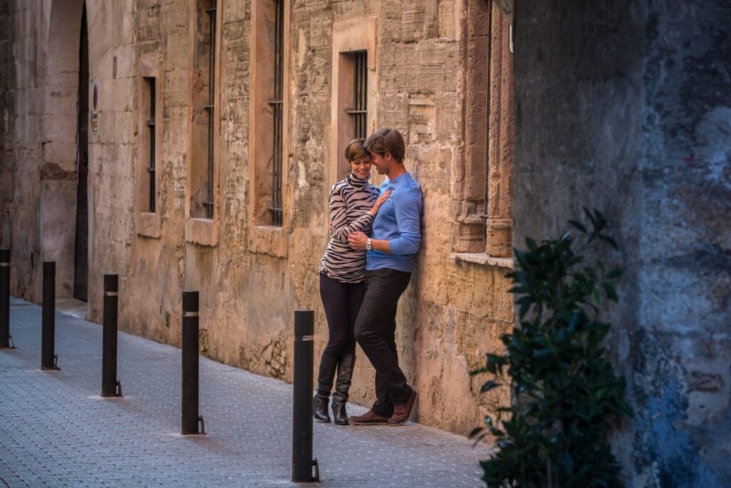 Couple hanging out at the Old Town, Palma de Mallorca