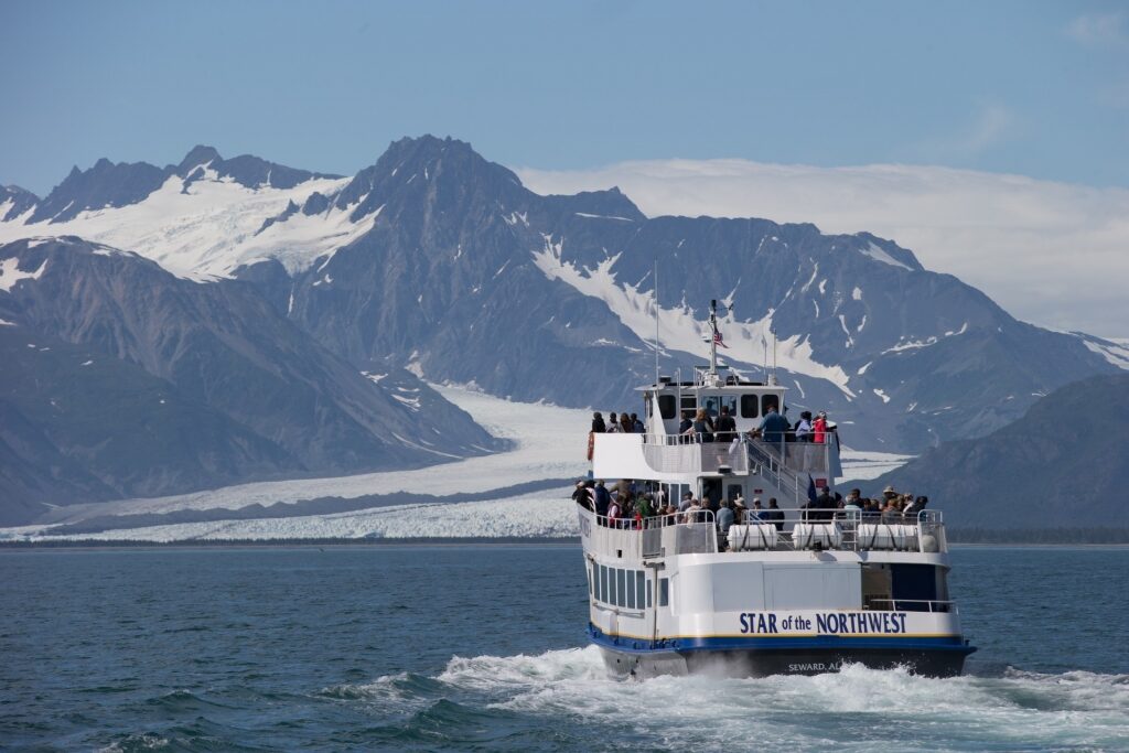 Boat tour in Kenai Fjords National Park