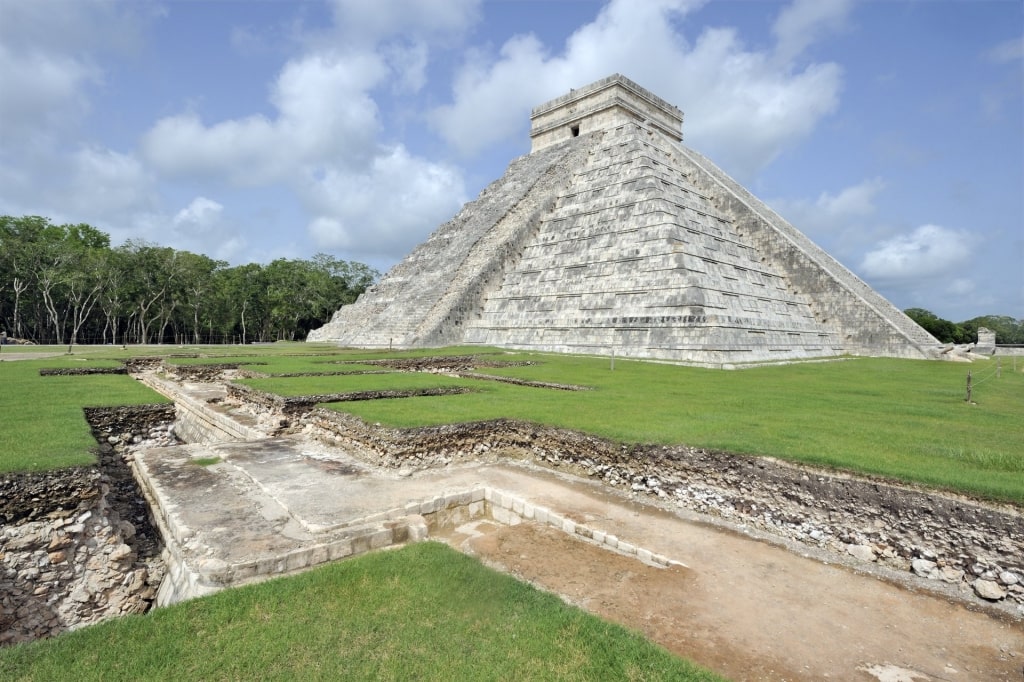 Beautiful structure of El Castillo in Chichen Itza