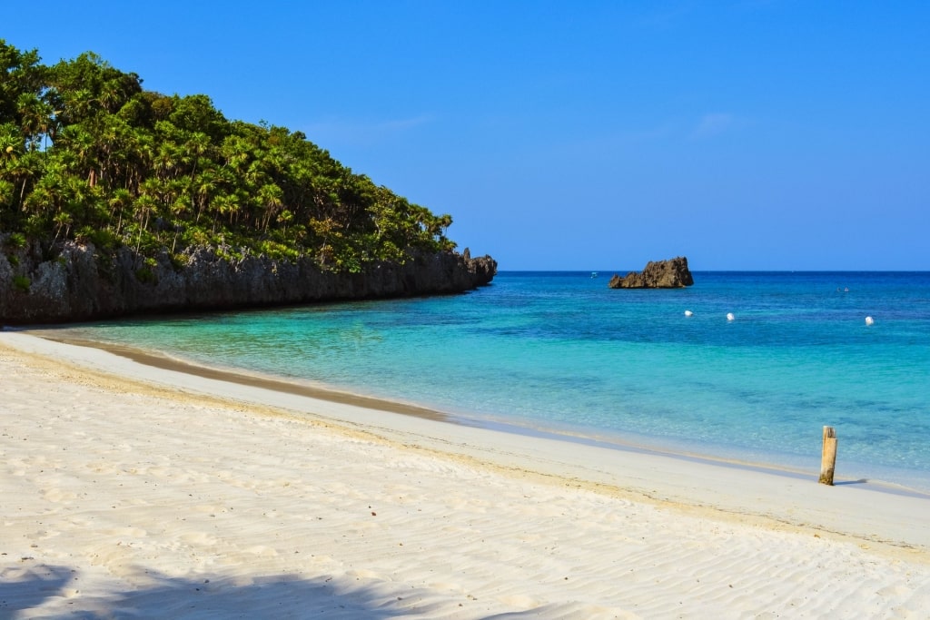 Quiet beach of West Bay, Roatan