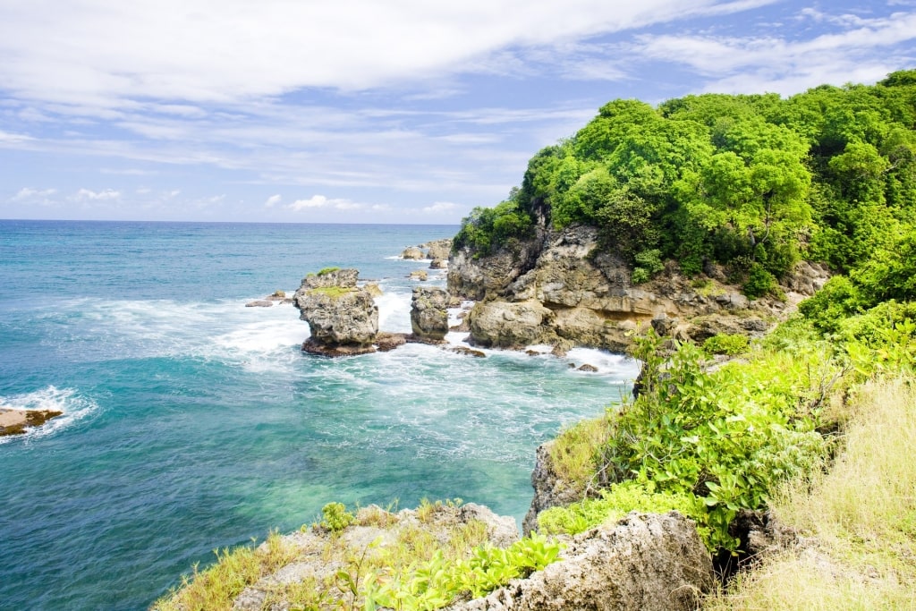 Rocky cliff along Archer’s Bay Beach