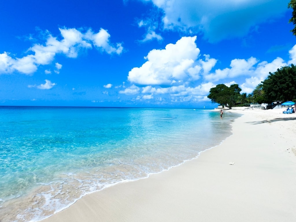 Picturesque Gibbs Beach on a sunny day