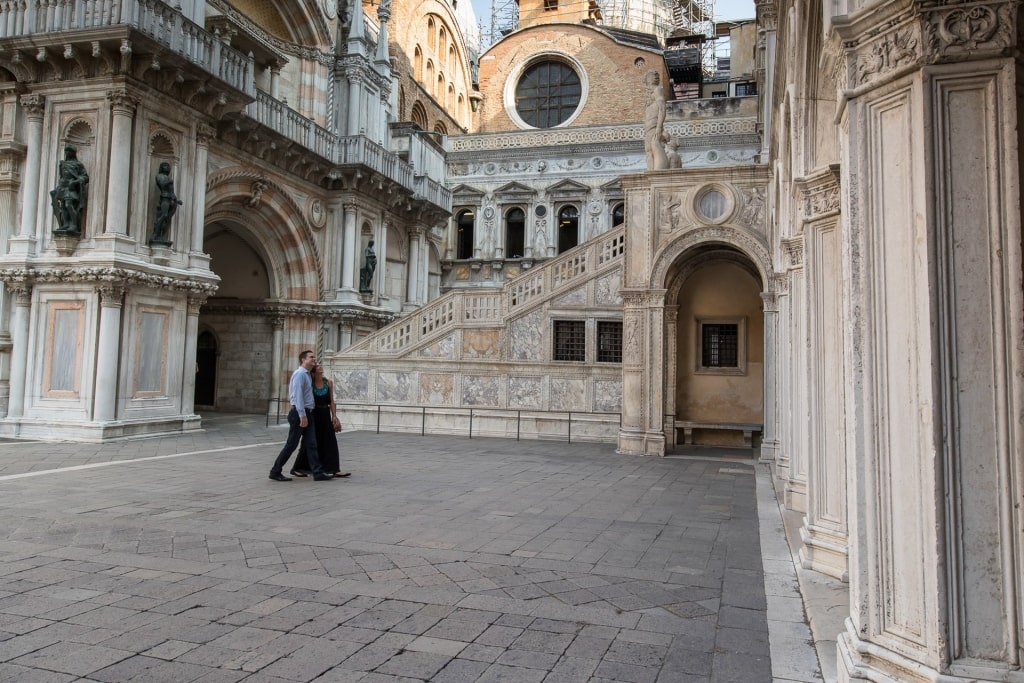 Couple walking around Doge’s Palace