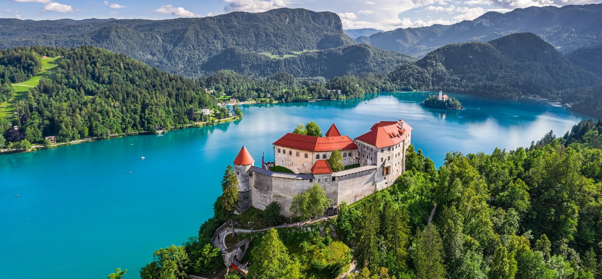 13 Breathtaking Medieval Castles in Europe to Visit | Celebrity Cruises