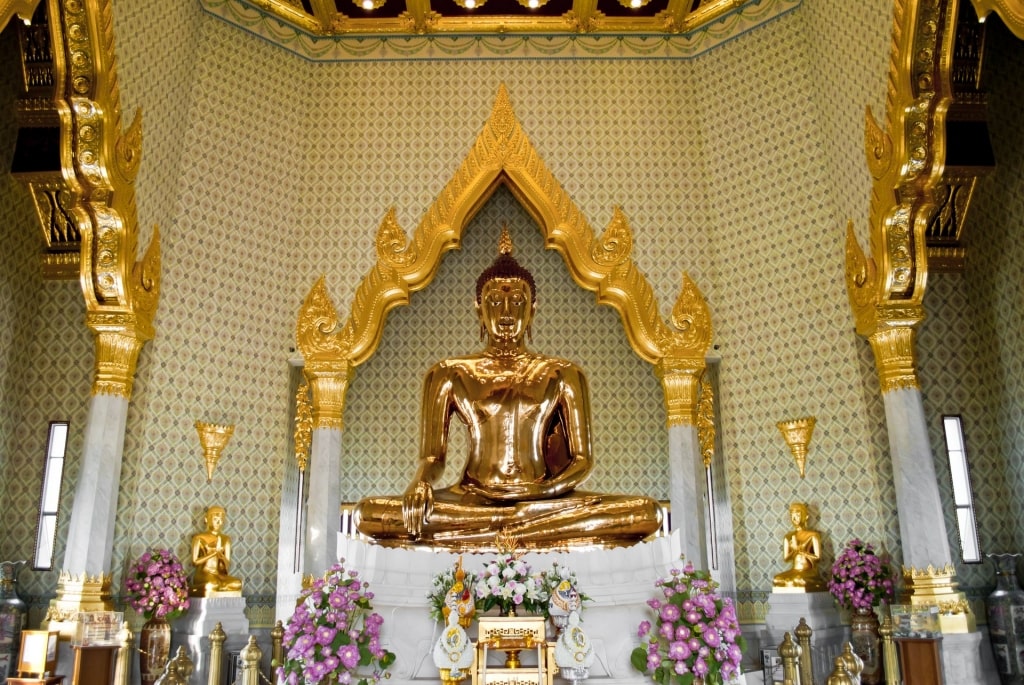 Golden Buddha inside Wat Traimit Temple