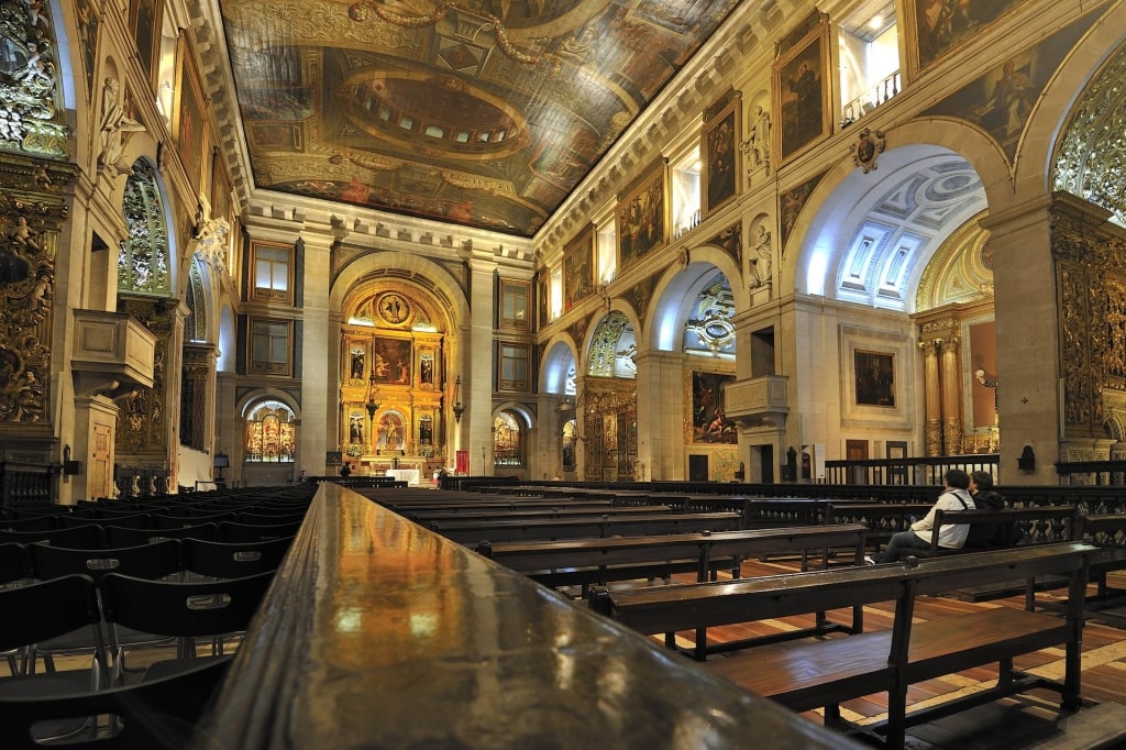 Inside the beautiful Igreja de São Roque