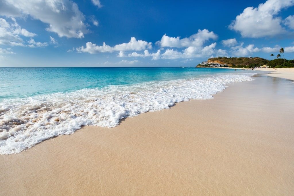 Soft waves in Darkwood Beach