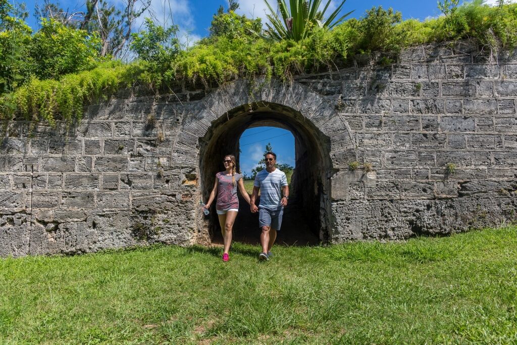 Couple strolling around Fort Scaur