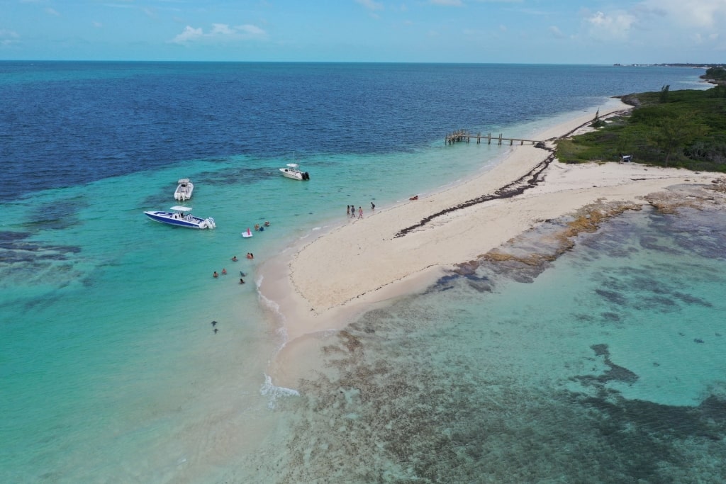 Clear waters of Honeymoon Harbour in Bimini, Bahamas