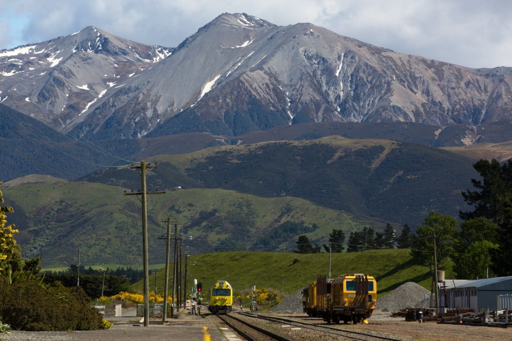 TranzAlpine Express Railway with view of the Southern Alps 