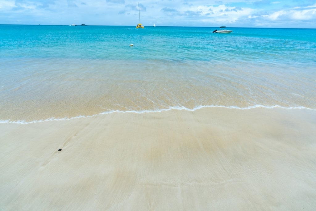 Beautiful turquoise water of Green Island