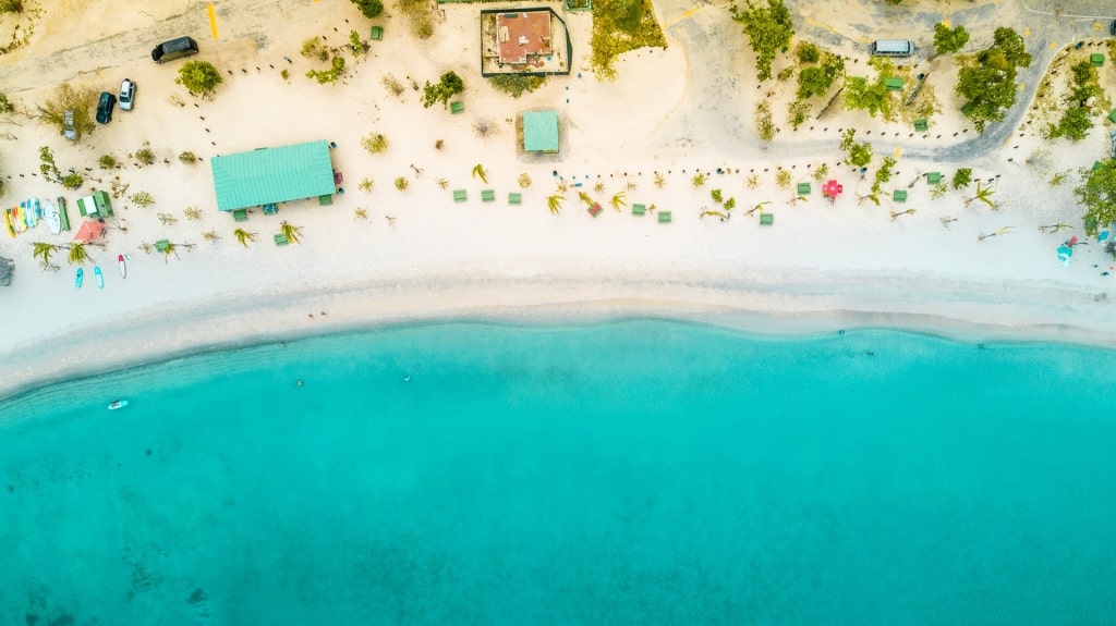 Turquoise waters of Magens Bay