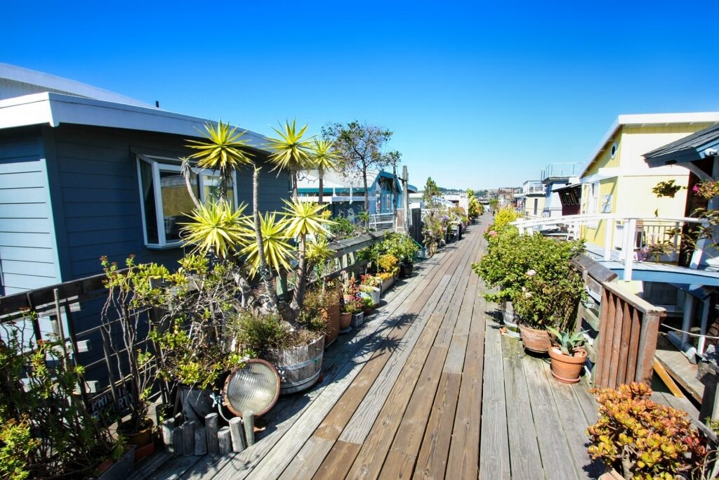 Floating houses in Sausalito with boardwalk