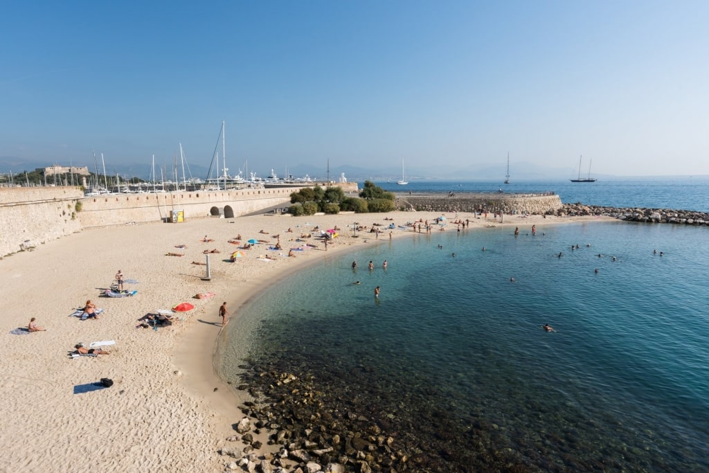 vacker strand i Antibes