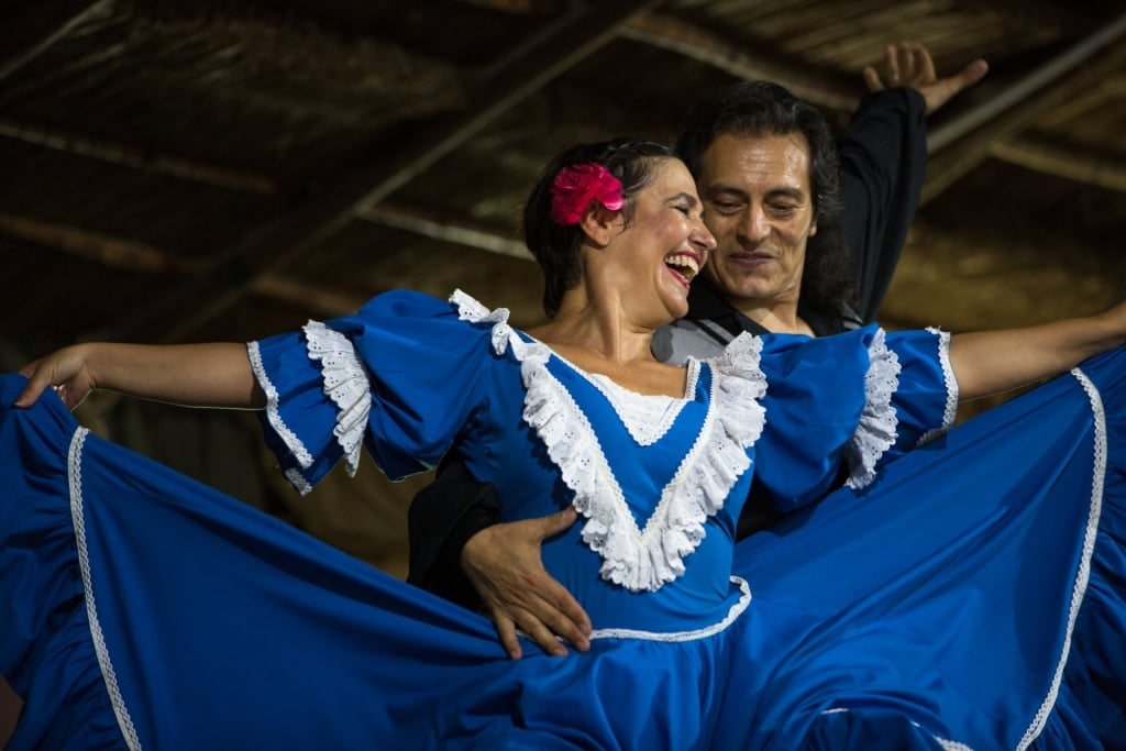 People dancing tango