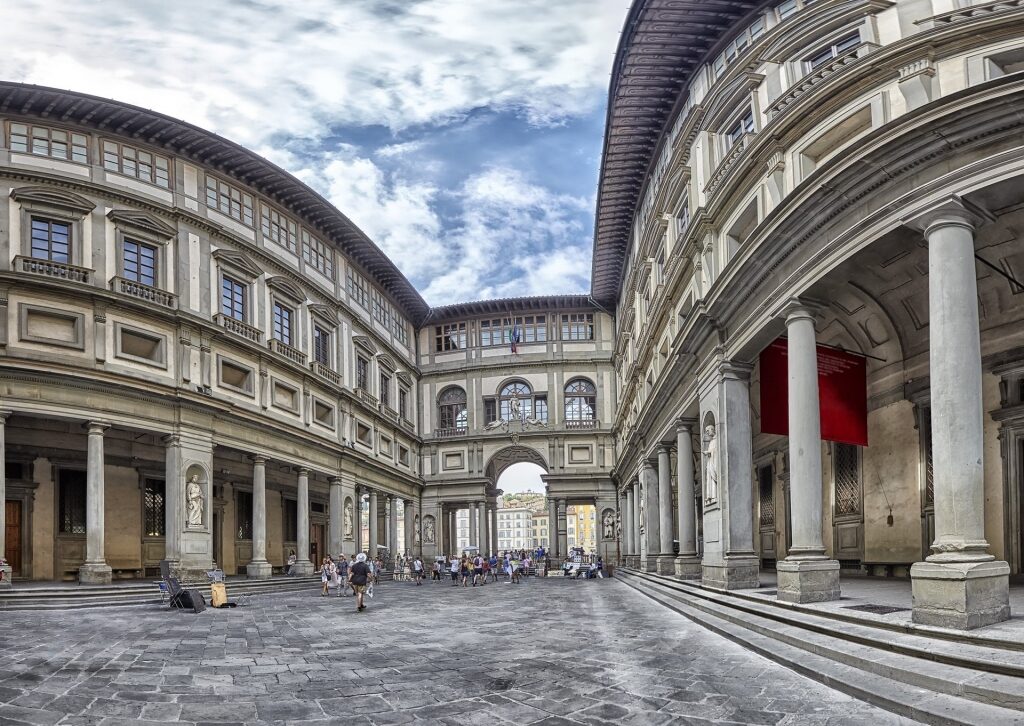 Beautiful facade of Uffizi Gallery