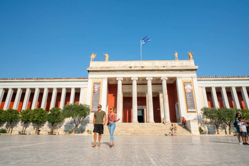 Couple walking along National Archaeological Museum