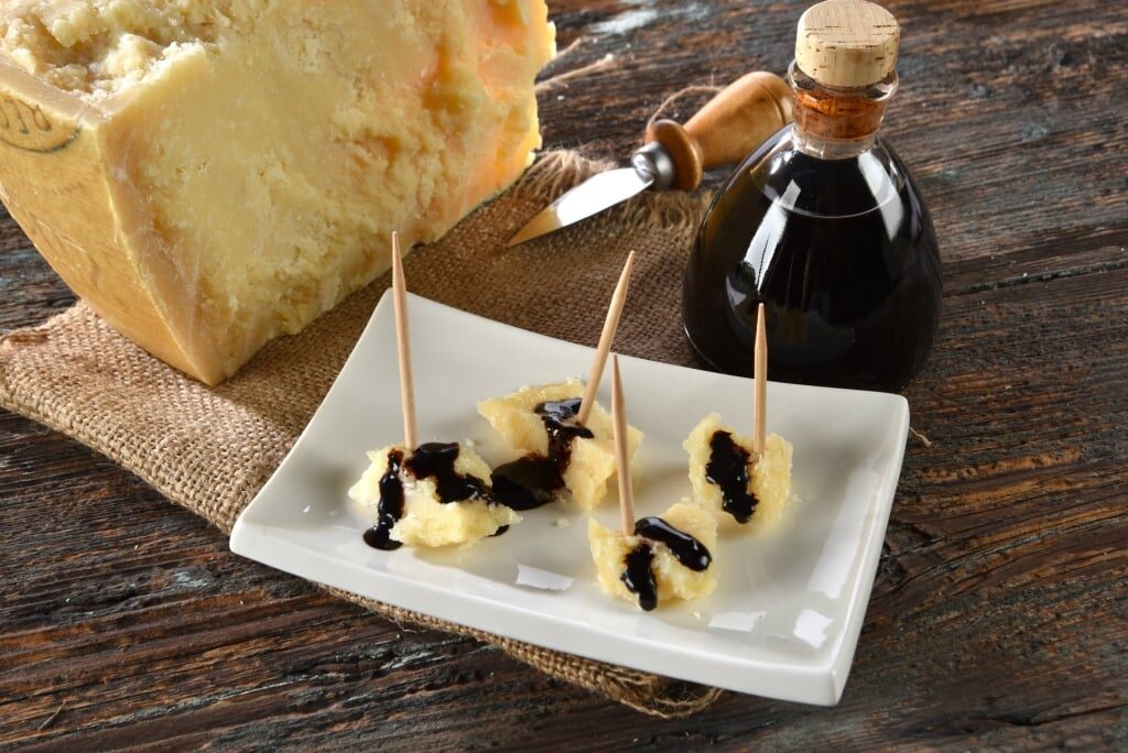 Balsamic vinegar with cheese