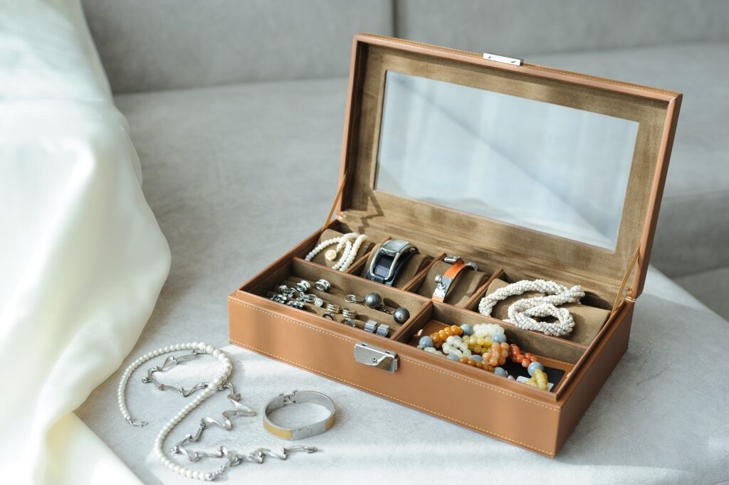 Mother's Day travel gifts - jewelry case