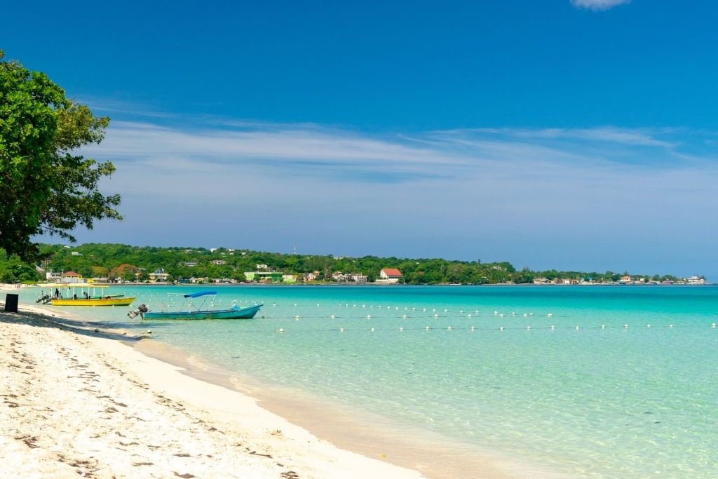 Turquoise water of Seven Mile Beach