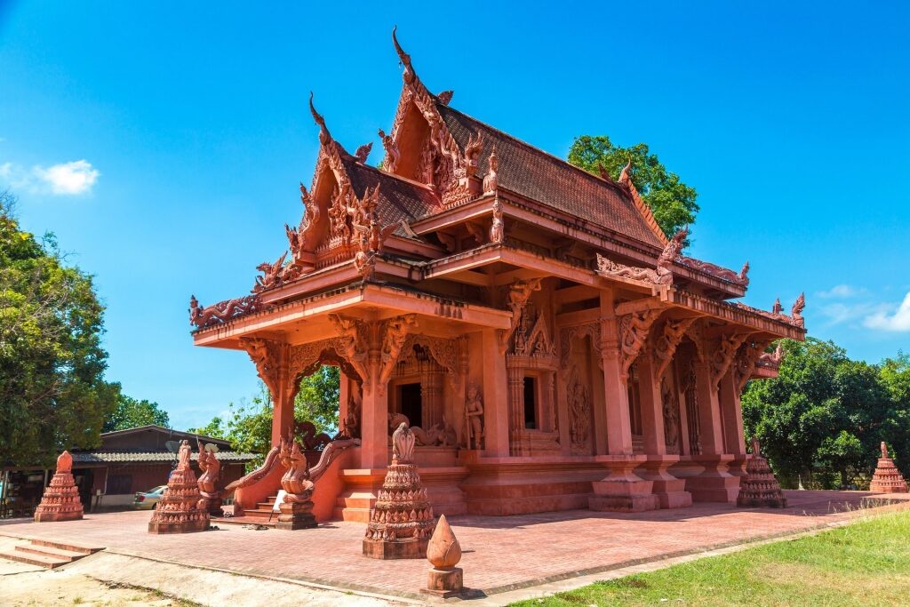 Red facade of Wat Sila Ngu