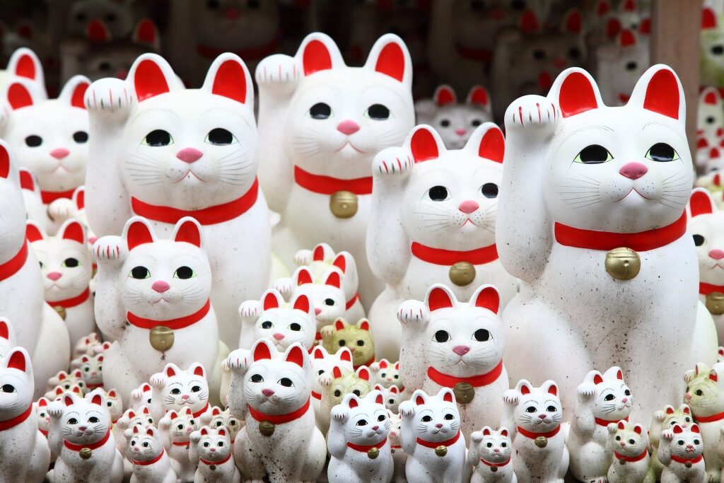Adorable cat figurines called Maneki Neko