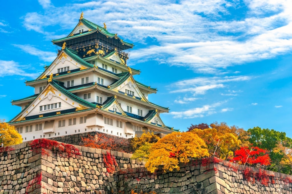 Scenic view of Osaka Castle in autumn