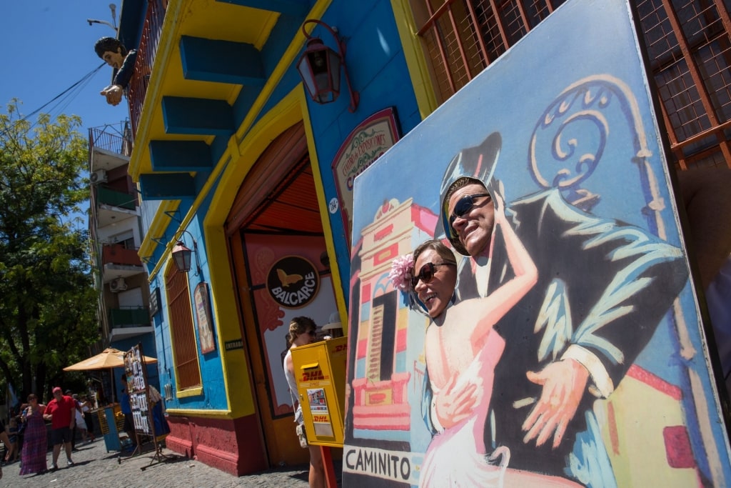 Couple exploring La Boca