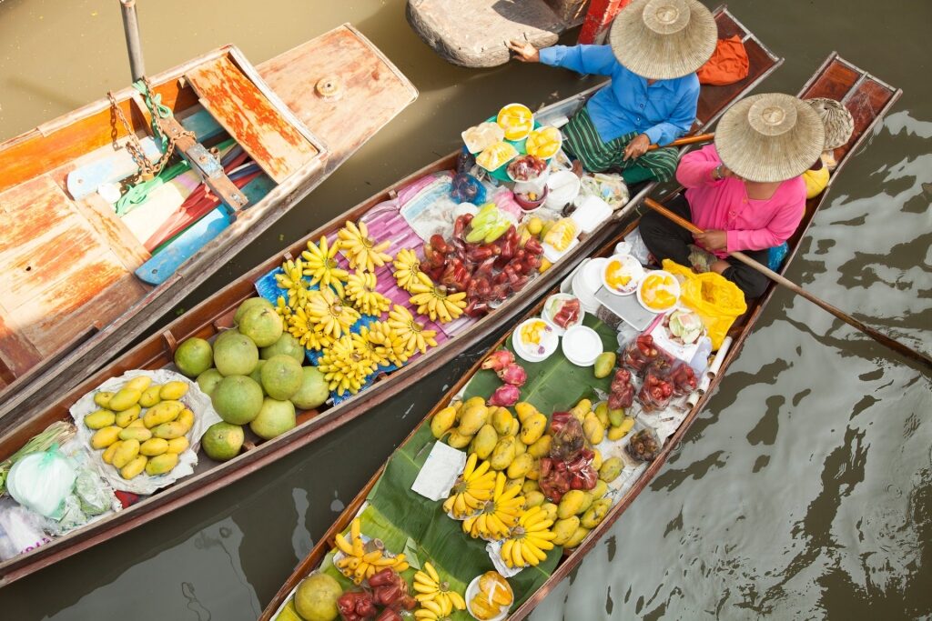 Pattaya Floating Market, one of the best spots to buy Thailand souvenirs