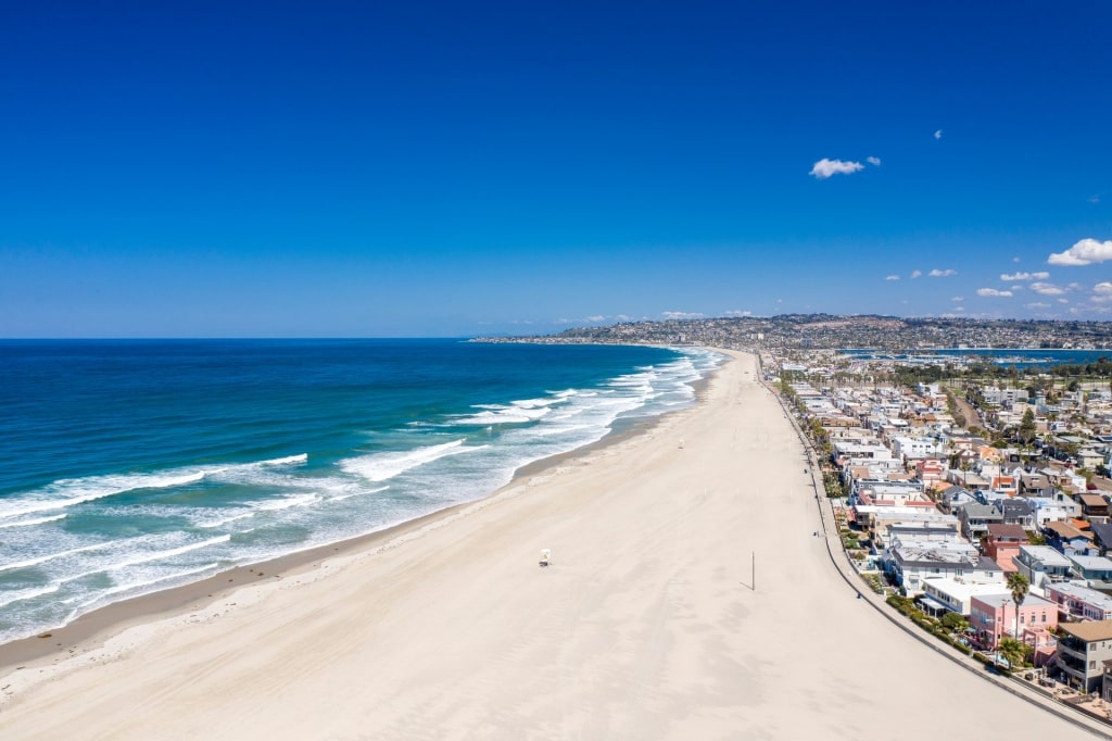 Long stretch of sands at the Mission Beach