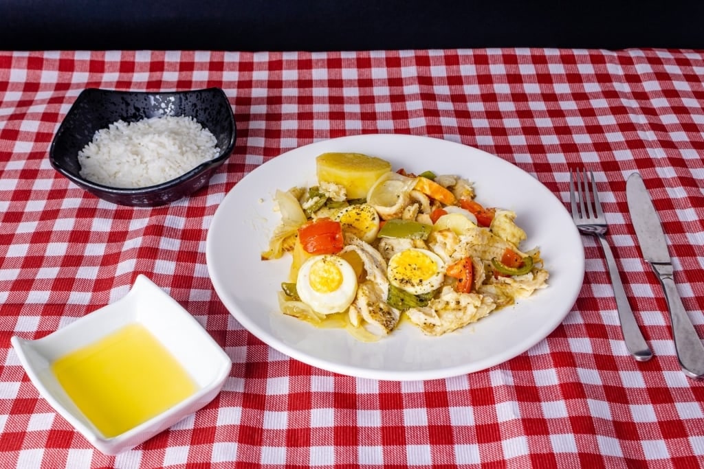 Plate of bacalhau à Gomes de Sá at a restaurant