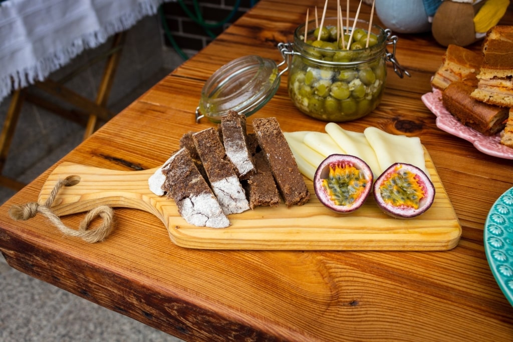 Slices of broa de Avintes on a board