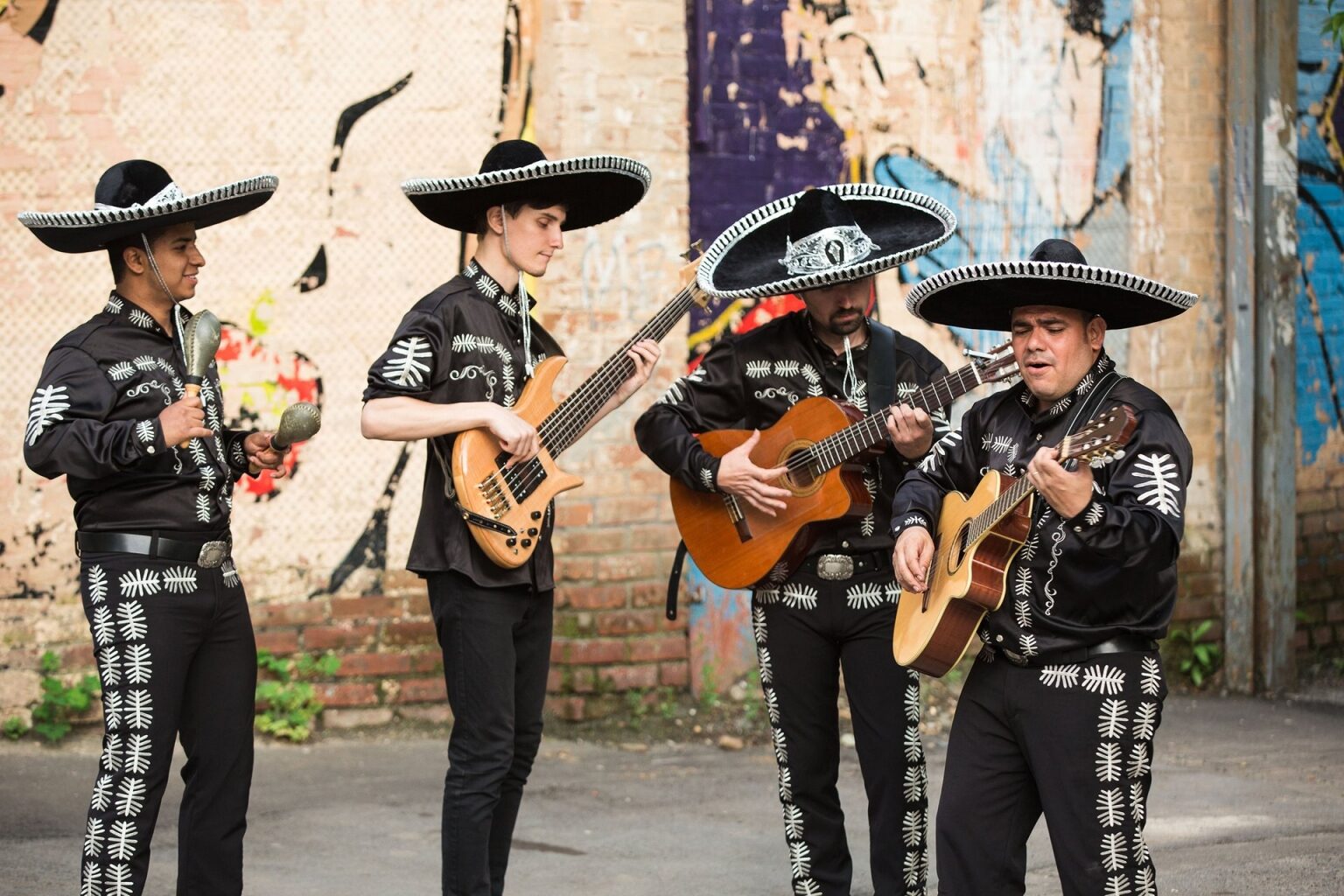 Мексиканская музыка слушать. Мариачи Мексика. Мехико музыканты. Мексики улицы музыканты. Мехико уличные музыканты.