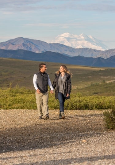 Couple on an Alaska honeymoon