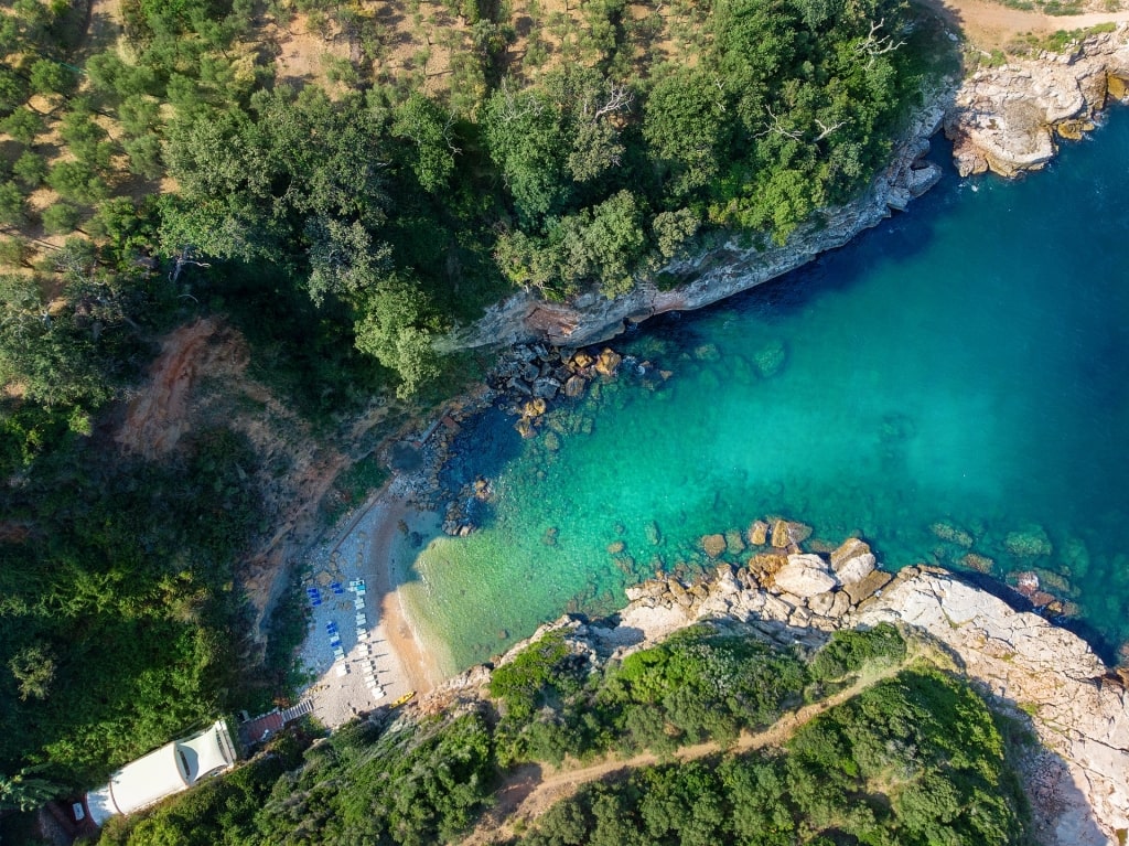 Turquoise waters of Bagni della Regina Giovanna