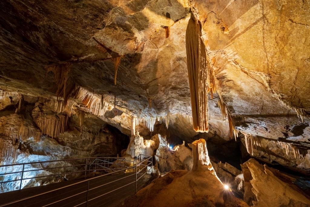 Impressive rock formations inside Jenolan Cave