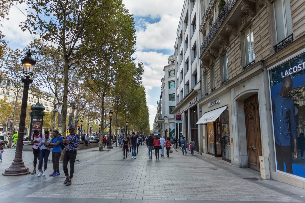 All you need to know about the Champs-Élysées Paris - Paris Tourist Office  • Paris je t'aime - Tourist office