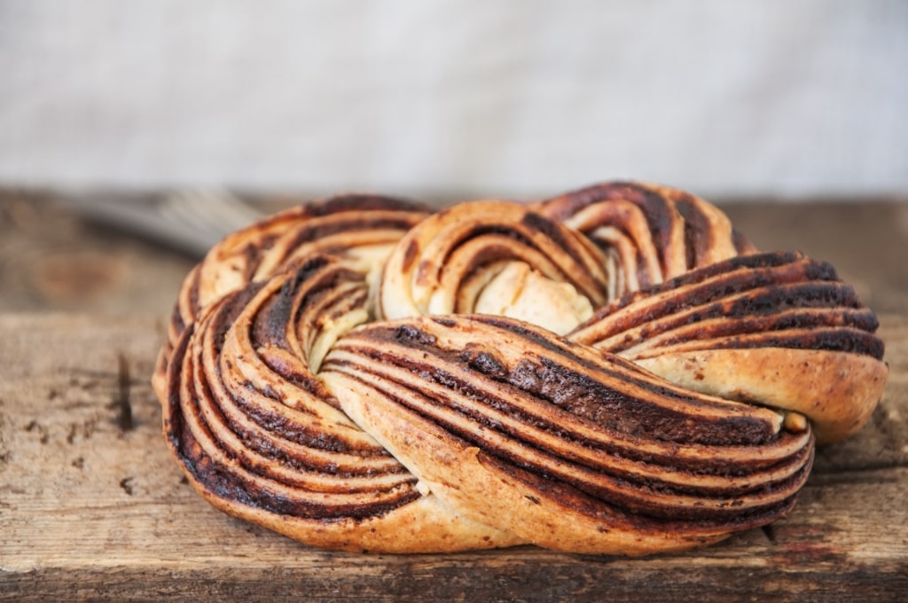 Kringle on a plate