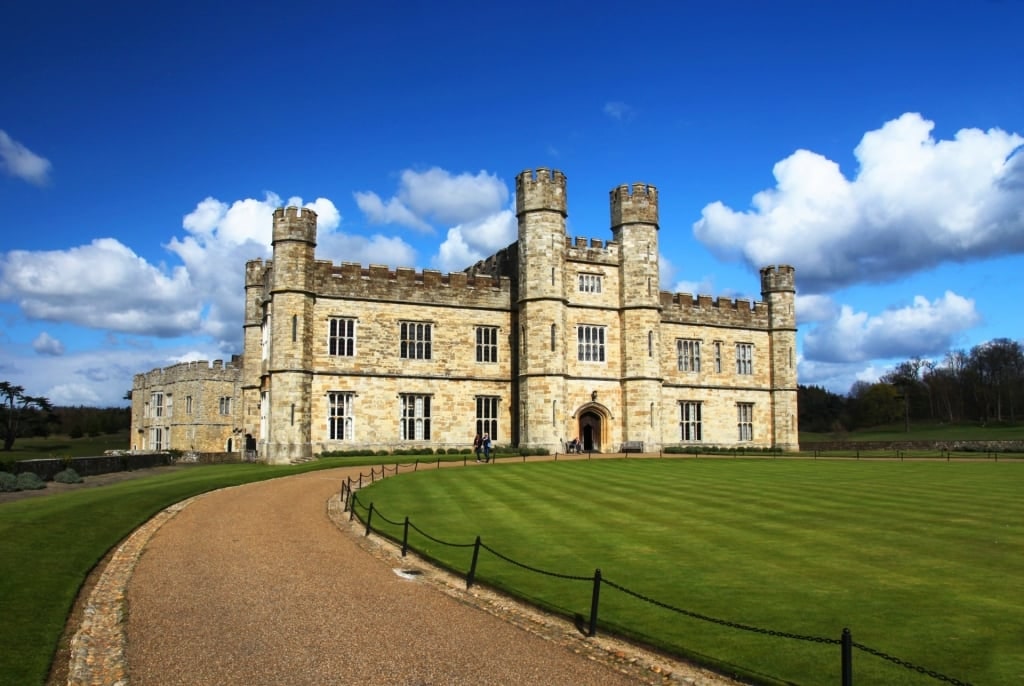 Pathway leading to Leeds Castle