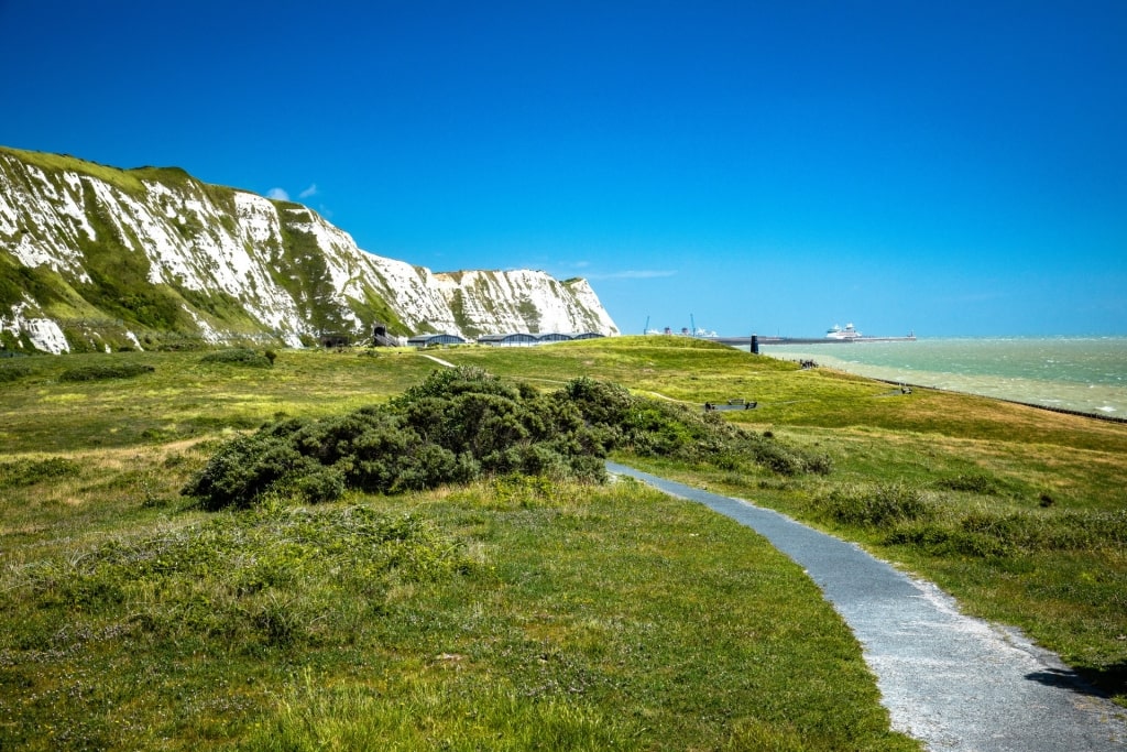 Lush landscape of Samphire Hoe Nature Reserve