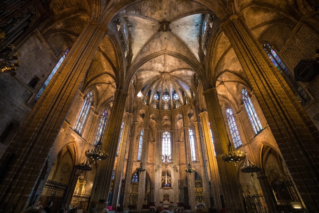 Amazing interior of Catedral de Barcelona