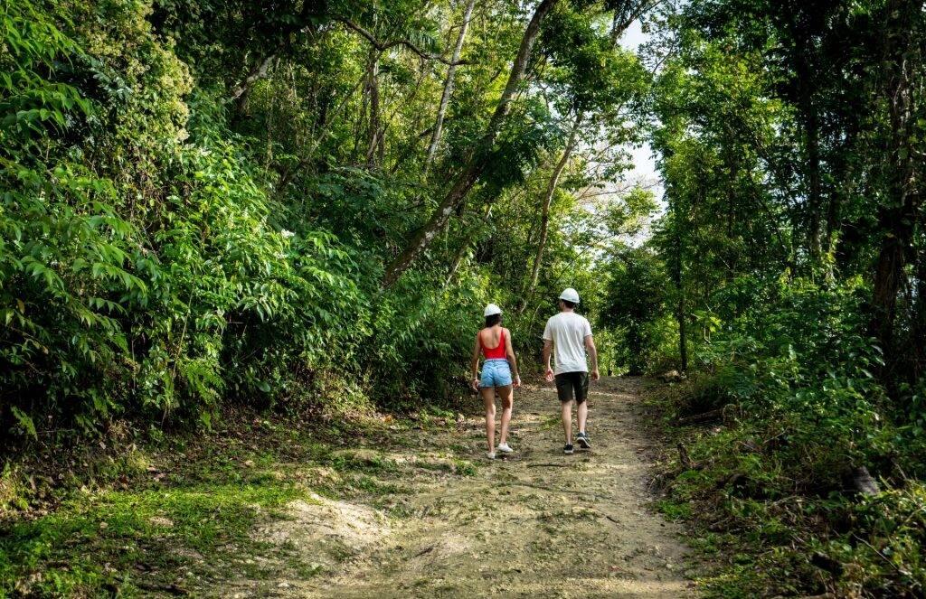 Couple hiking in Puerto Rico