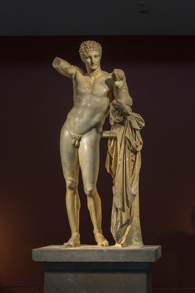 Iconic structure of the Hermes Holding the Infant Dionysus