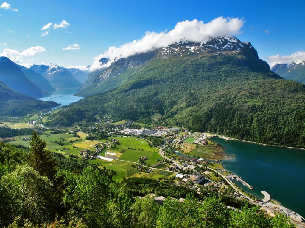 Lush view of Mount Huaren, Olden