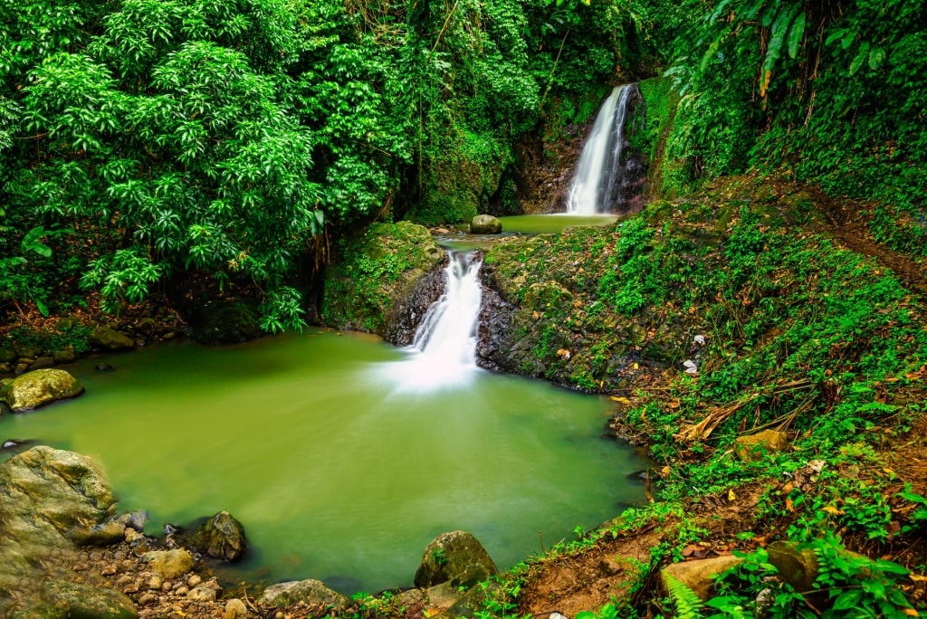 Green waters of Seven Sisters Waterfall