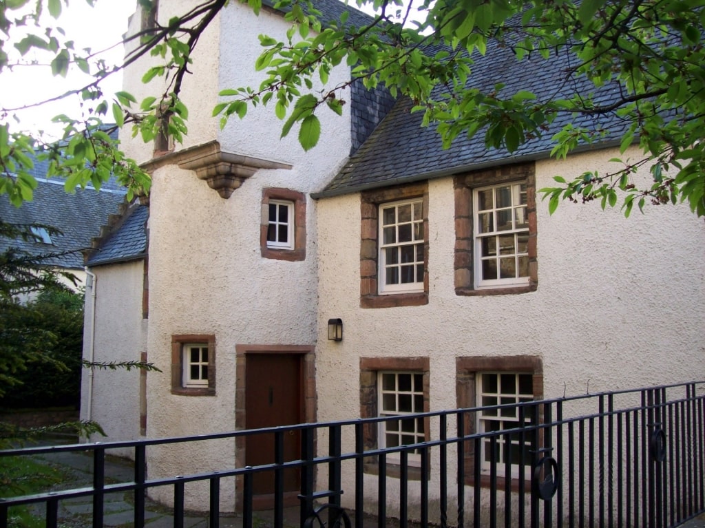 White exterior of Abertarff House