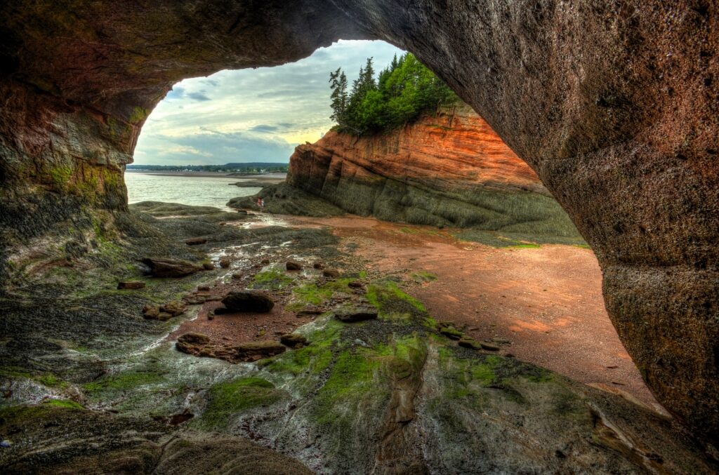 Sea caves in St. Martins