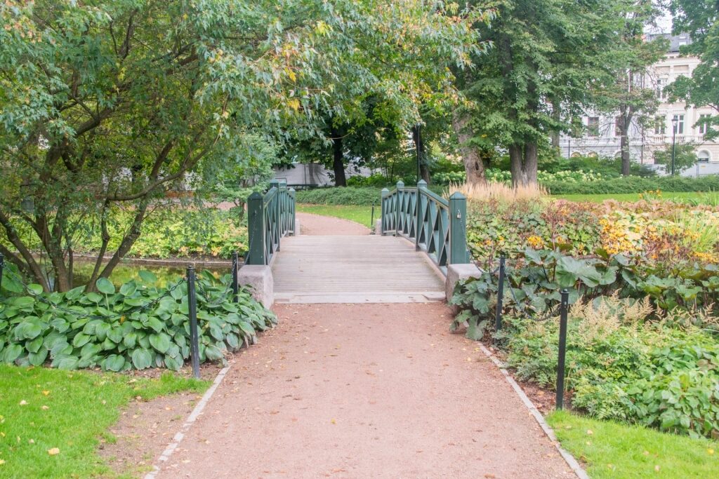 Lush gardens of Royal Palace, Oslo