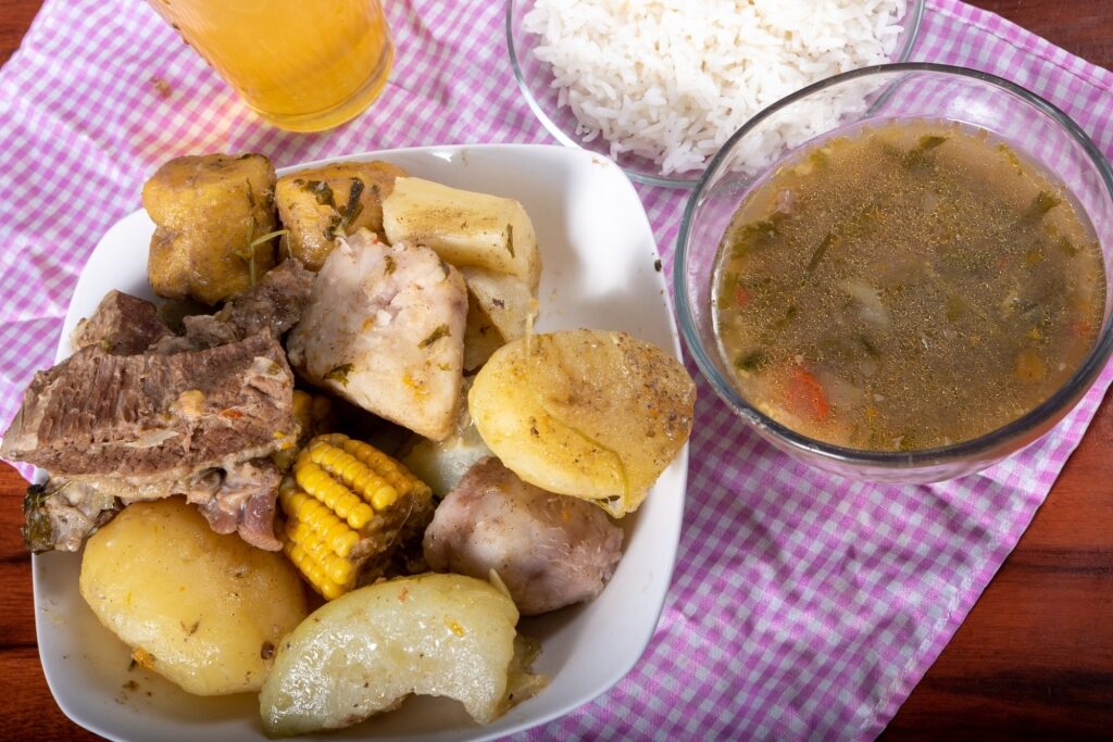 Olla de carne with rice on the side
